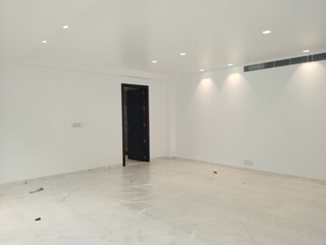 Room in 6 BHK Penthouse at Vasant Vihar – for Rent