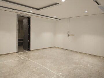 Room in 6 BHK Penthouse at Vasant Vihar – for Rent