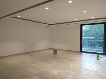 Room in 6 BHK Penthouse at Vasant Vihar – for Rent