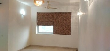 Room in 3 BHK Apartment at Bestech Park View Spa, Sector 47 – for Rent
