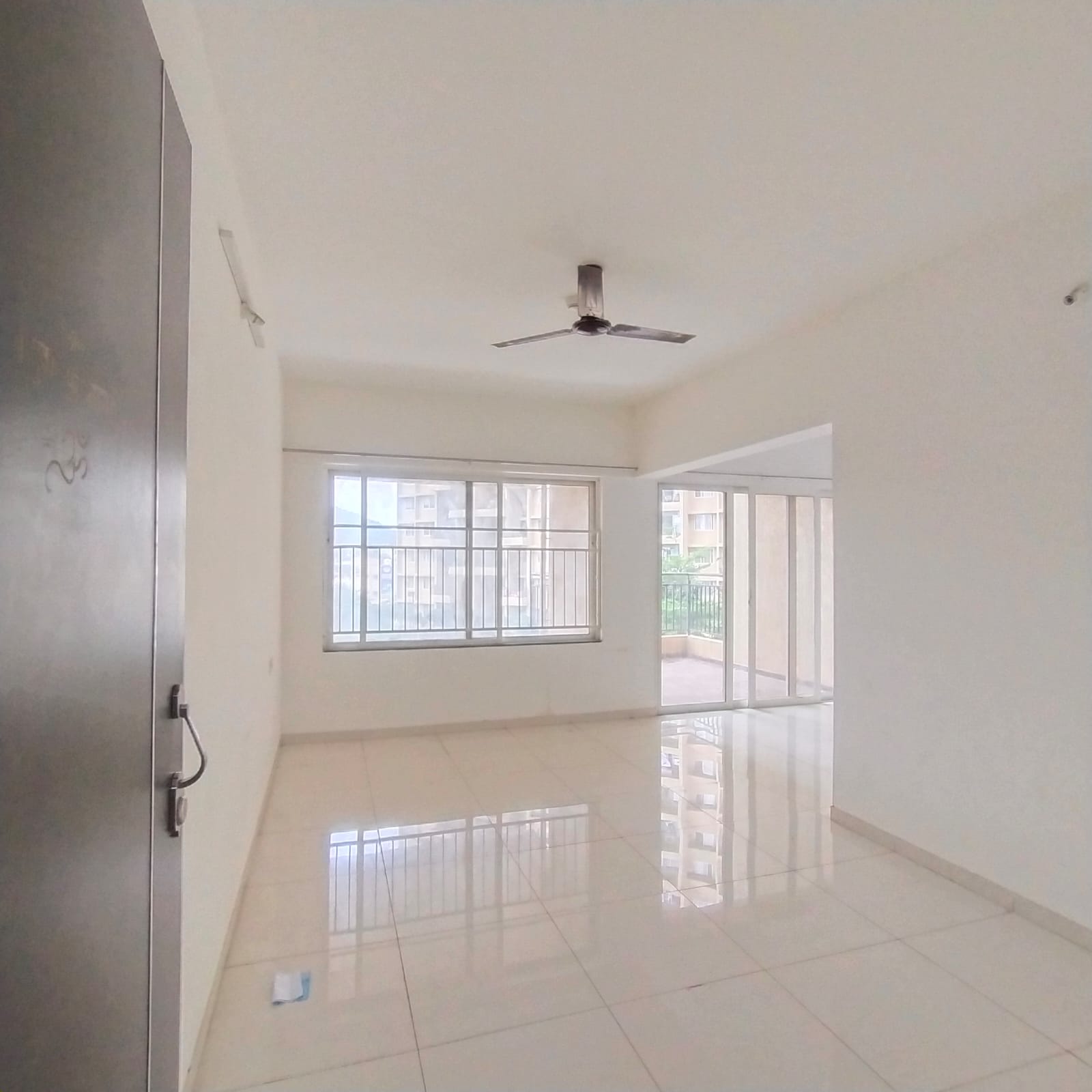 2 BHK + Extra Room Apartment For Rent in Kolte Patil Life Republic