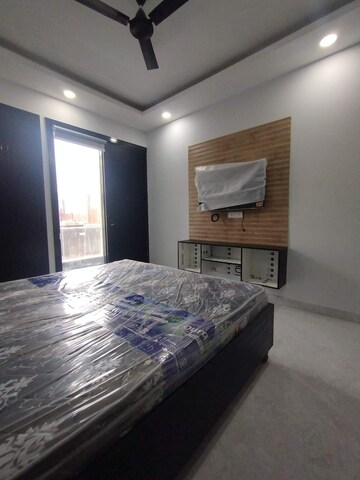 Bedroom in 1 BHK Builder Floor at Gupta Awas, Sector 43 – for Rent