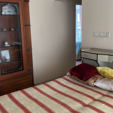 Bedroom in 4 BHK Apartment at Manikchand Malabar, Netaji Nagar – for Rent
