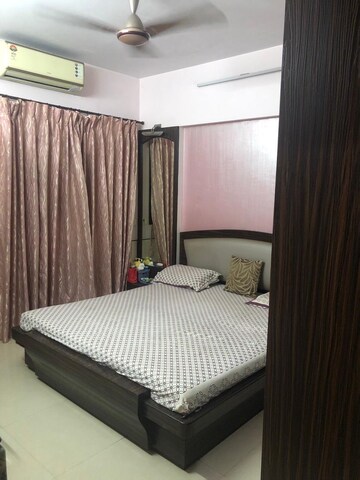 Bedroom in 3 BHK Apartment at Andheri West – for Rent