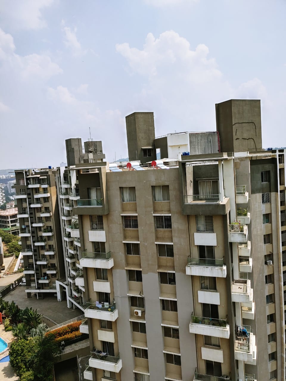 3 BHK + Servant Room 1500 Sq.Ft. Apartment in Axis Paradigm Whistling Meadows
