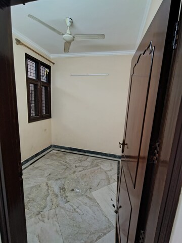 Balcony in 2.5 BHK Builder Floor at Uppal Southend, Sector 49 – for Rent