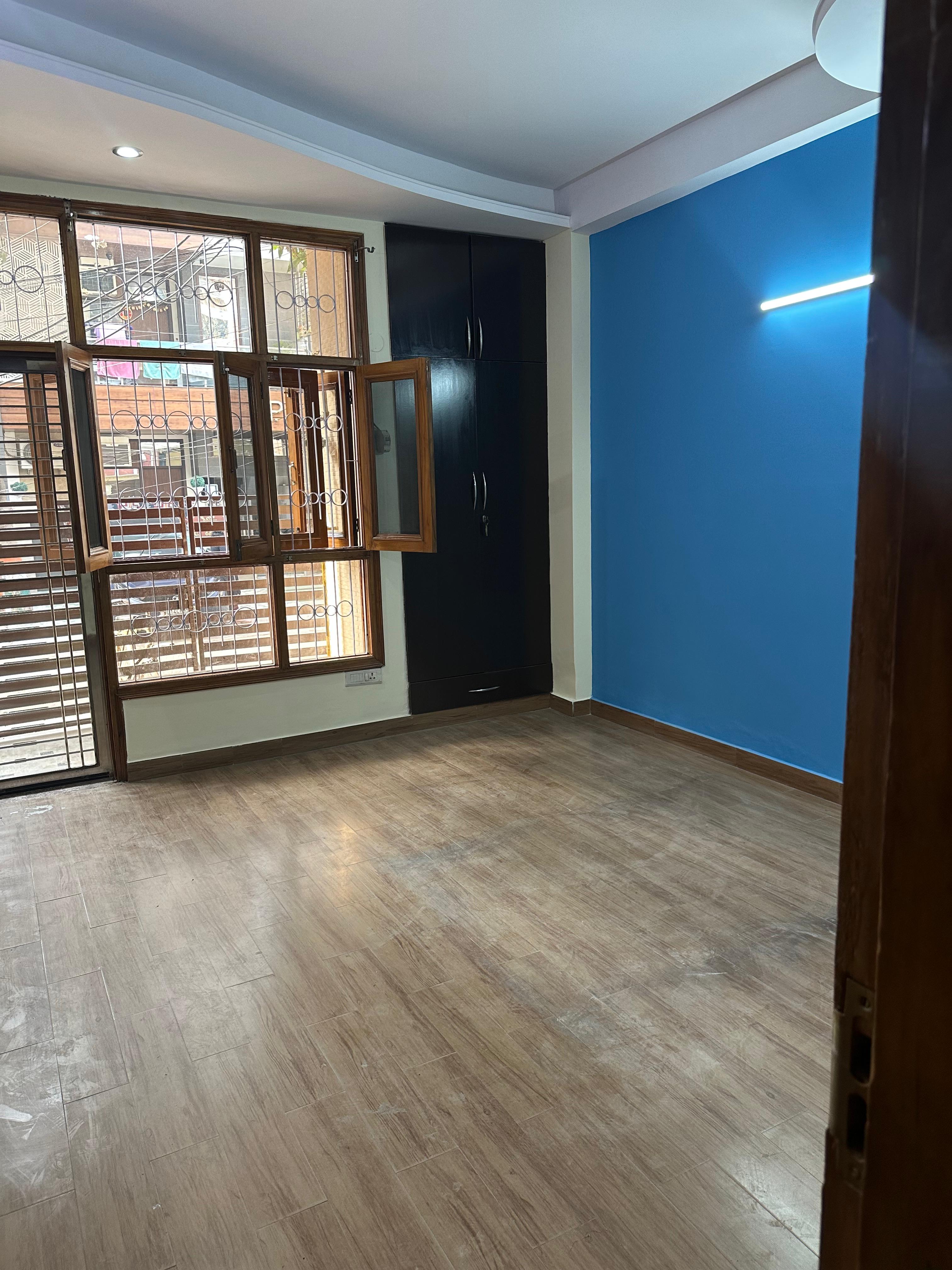 2 BHK + Pooja Room Apartment For Sale in Gaur Valerio