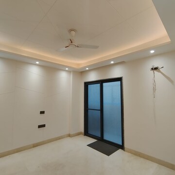 Room in 3 BHK Builder Floor at Jangpura – for Rent