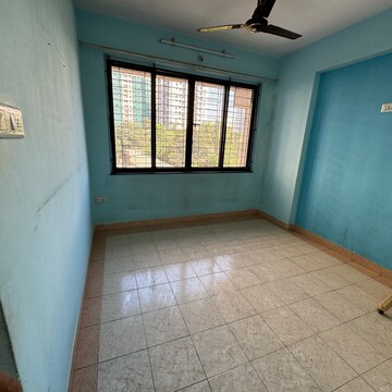 Room in 1 BHK Apartment at Vighnaharta CHS, Chembur – for Sale
