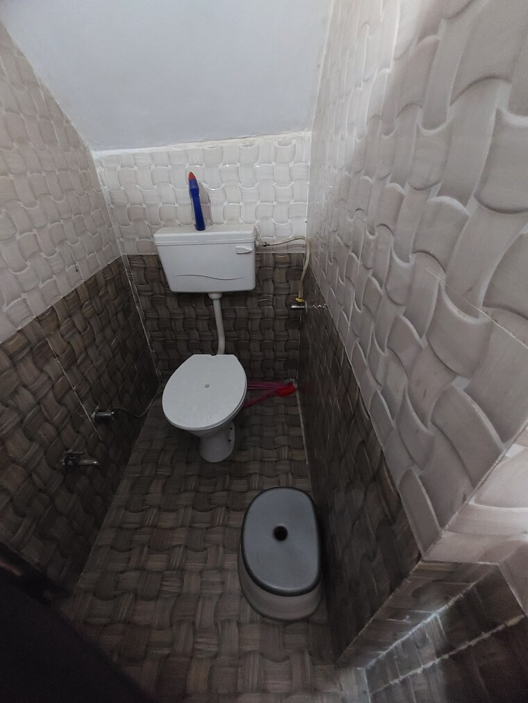 Bathroom, indira nagar 4 Bedroom 900 Sq.Ft. Independent House In Indira Nagar Lucknow 9008962