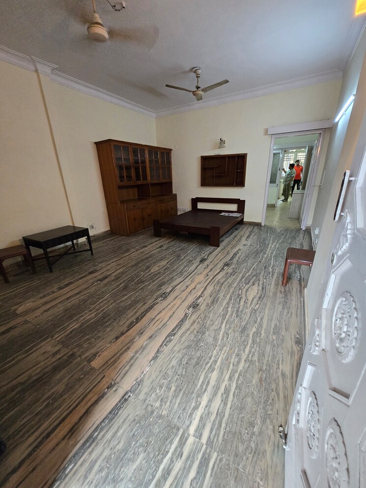 Room, dayanand colony 2.5 Bedroom 900 Sq.Ft. Apartment In Dayanand Colony Delhi 9008974