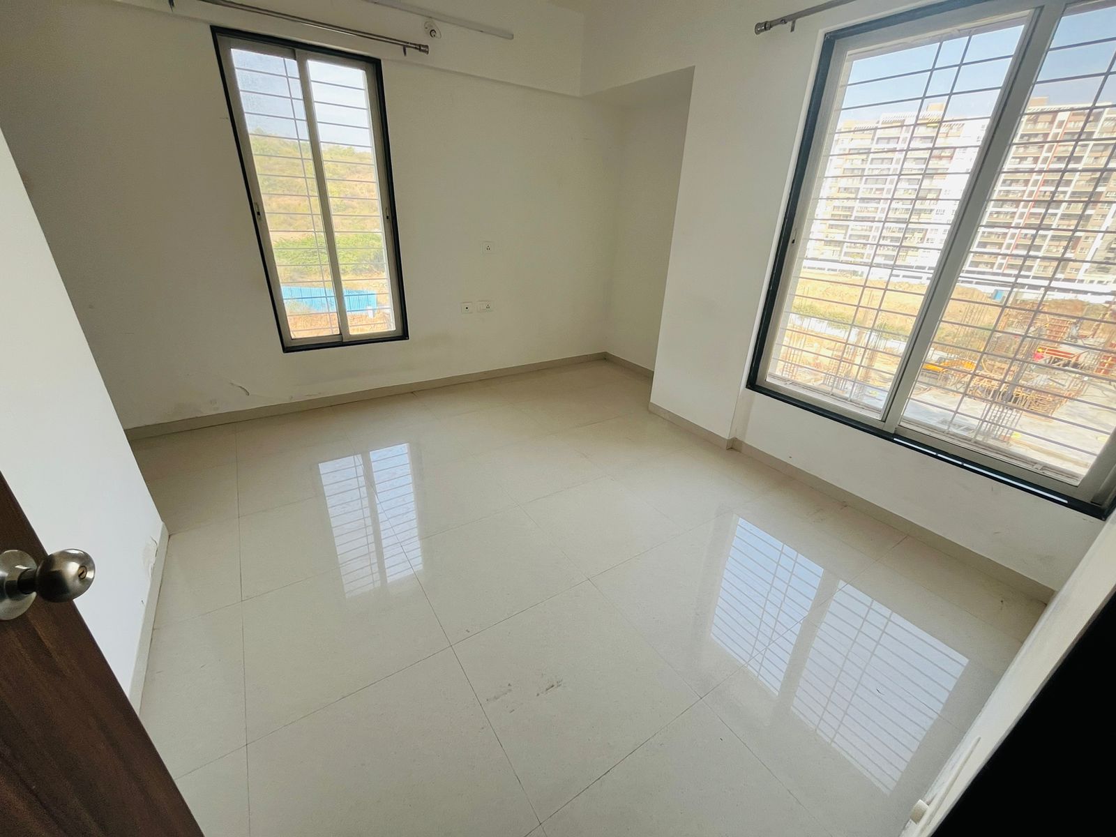 3 BHK + Servant Room Apartment For Rent in Unique K Town
