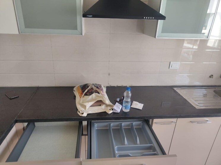 Kitchen, shree-vardhman-victoria 2.5 Bedroom 1350 Sq.Ft. Apartment In Sector 70 Gurgaon 9009042