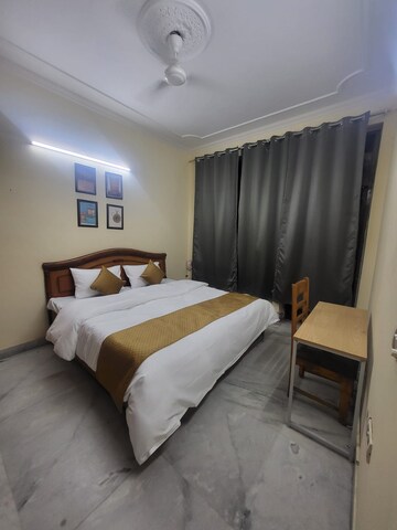 Bedroom in 2 BHK Apartment at Panchsheel Greens, Sector 16 Greater Noida – for Rent