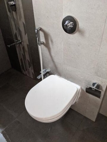 Bathroom in 3 BHK Apartment at Ashar Sapphire, Kapur Bawdi – for Rent