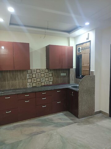 Kitchen in 1.5 BHK Builder Floor at Anand Vihar – for Rent
