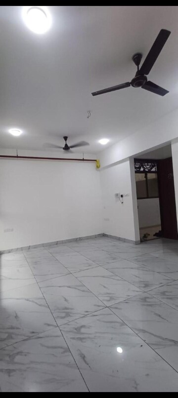 Room in 2 BHK Apartment at Raymond Ten X Habitat, Pokhran Road No Two – for Rent
