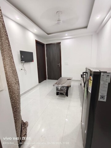 Team Area in 2 BHK Apartment at Logix Park, Sector 16 – for Rent