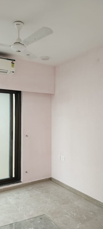 Room in 3 BHK Apartment at Kanakia Silicon Valley, Powai – for Rent