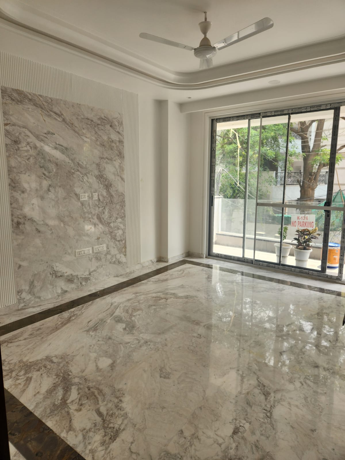 2 BHK + Servant Room Builder Floor For Rent in DLF Phase IV