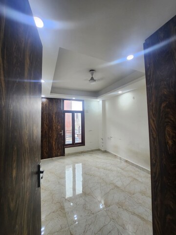 Room in 2 BHK Builder Floor at Chattarpur – for Rent