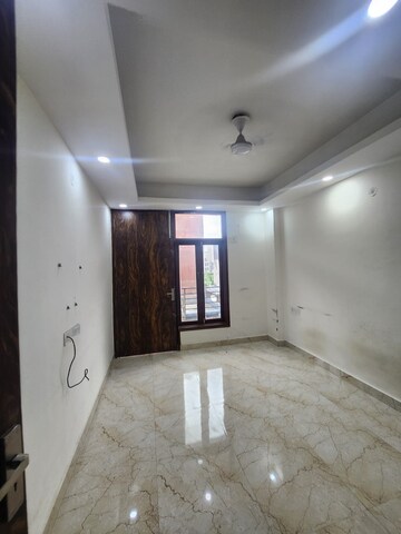 Room in 2 BHK Builder Floor at Chattarpur – for Rent
