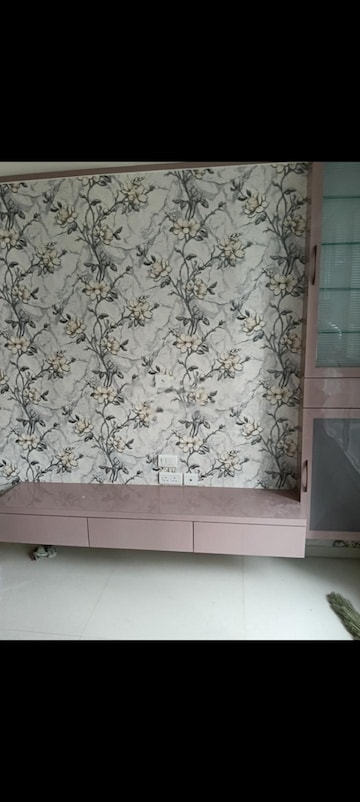 Furnished Amenities in 2 BHK Apartment at Sheth Zuri, Laxmi Nagar – for Rent