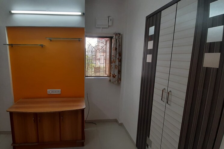 Room, matunga west 1 Bedroom 450 Sq.Ft. Apartment In Matunga West Mumbai 9009262