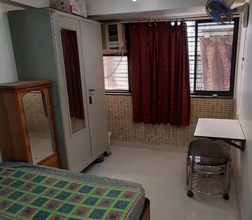 Bedroom in 1 BHK Apartment at Matunga West – for Rent