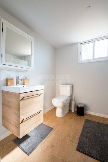Bathroom in 2 BHK Builder Floor at Mayur Vihar Phase ii – for Sale