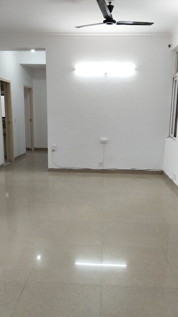 Room in 3 BHK Apartment at Rohtas Plumeria, Gomti Nagar – for Rent