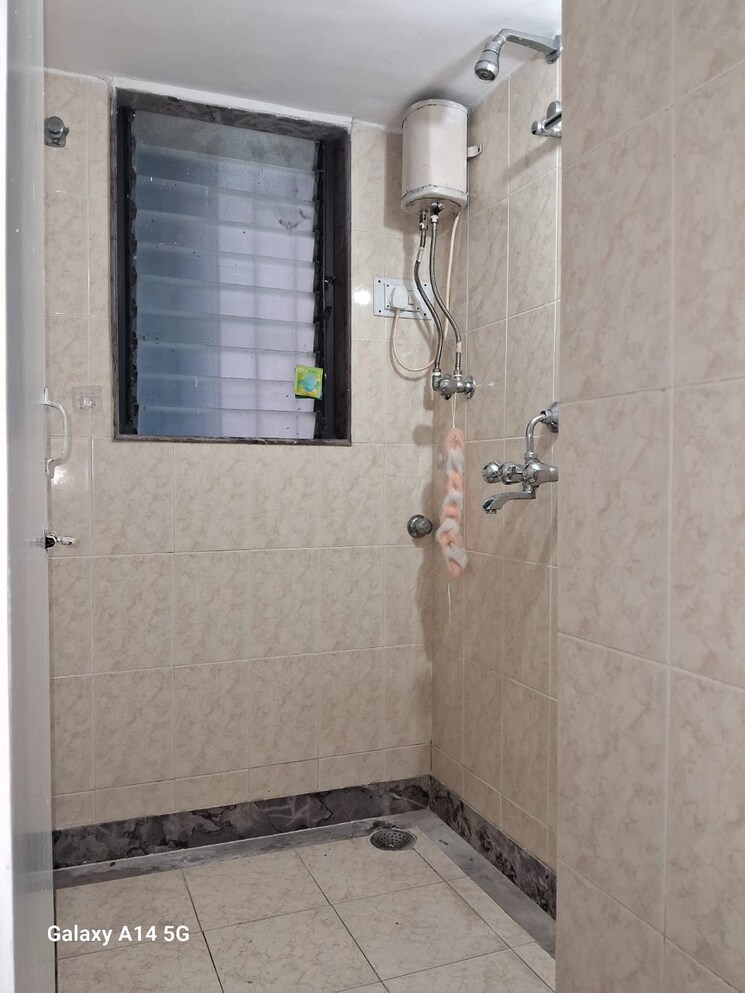 Bathroom, sonia-prem-chs 2 Bedroom 750 Sq.Ft. Apartment In Borivali West Mumbai 9009277