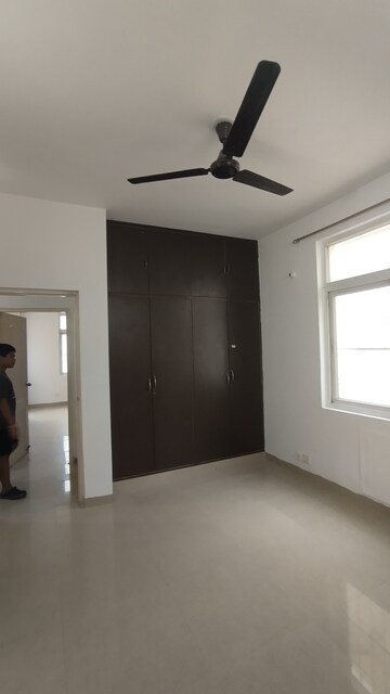 Room in 3 BHK Apartment at Rohtas Plumeria, Gomti Nagar – for Rent