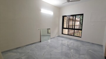 Room in 3 BHK Apartment at Kalpataru Habitat, Koregaon Park – for Rent