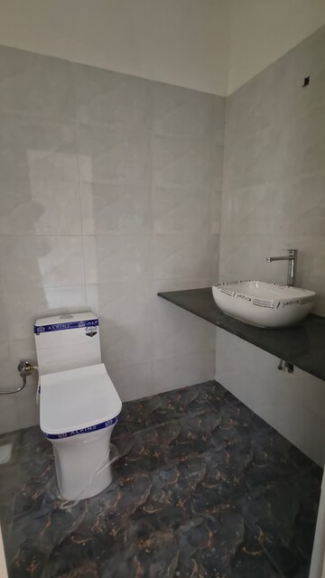 Bathroom in 3 BHK Apartment at Kalpataru Habitat, Koregaon Park – for Rent
