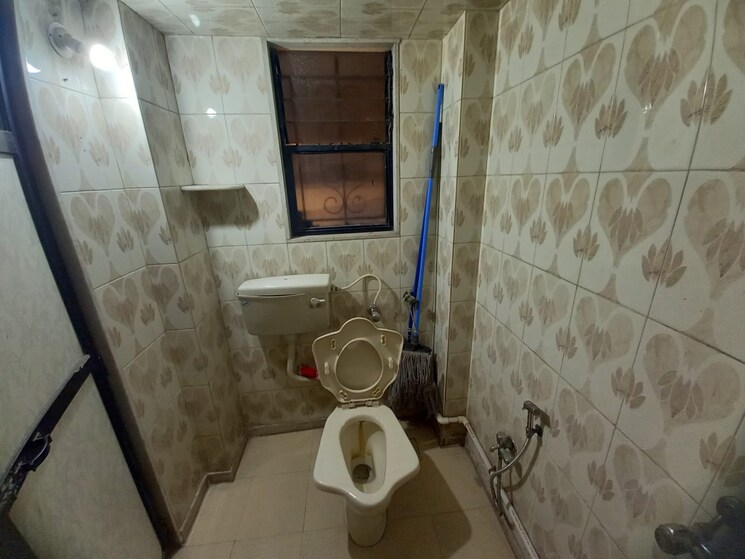 Bathroom, mulund east 2.5 Bedroom 1400 Sq.Ft. Villa In Mulund East Mumbai 9009315