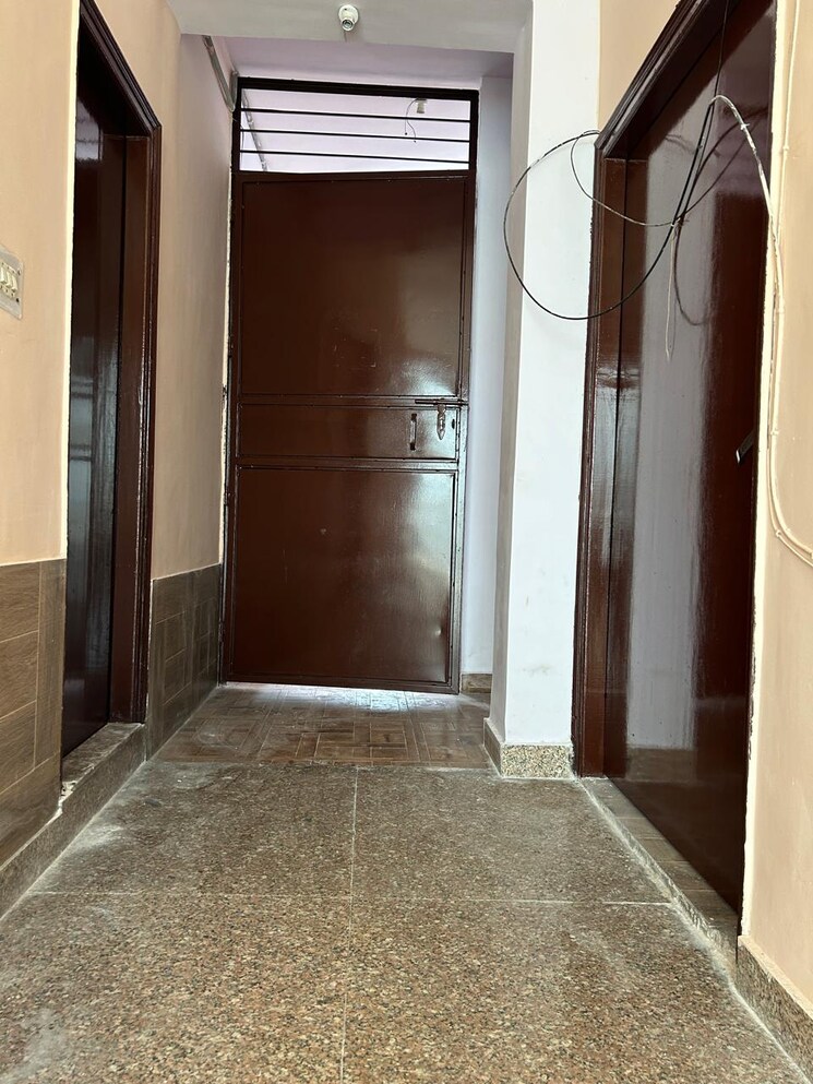 undefined, sector 6 Commercial Warehouse 2500 Sq.Yd. In Sector 6 Noida 9009475