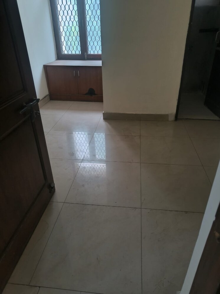 Bathroom, rwa-apartments-sector-30 2 Bedroom 1250 Sq.Ft. Builder Floor In Sector 30 Noida 9009528