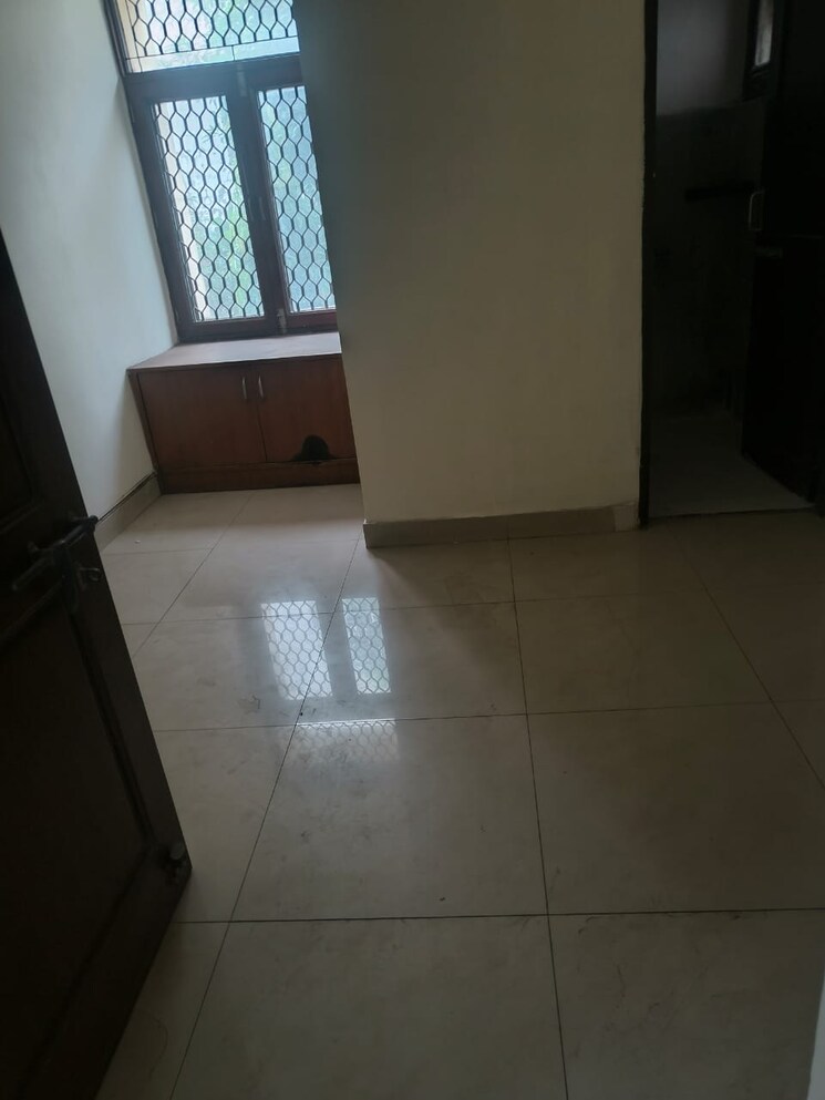 Bathroom, rwa-apartments-sector-30 2 Bedroom 1250 Sq.Ft. Builder Floor In Sector 30 Noida 9009528