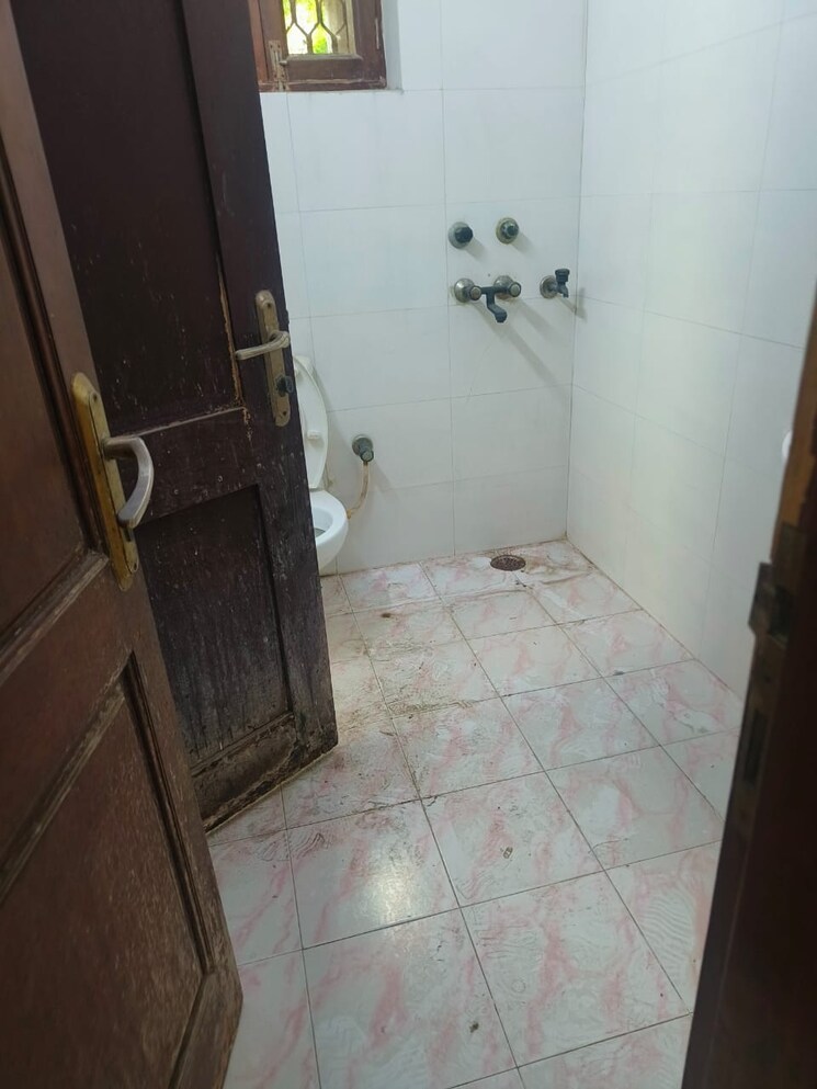 Bathroom, rwa-apartments-sector-30 2 Bedroom 1250 Sq.Ft. Builder Floor In Sector 30 Noida 9009528