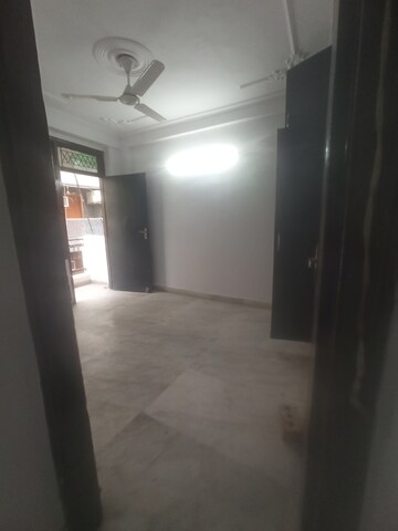 Furnished Amenities in 3 BHK Builder Floor at Malviya Nagar – for Rent