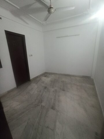 Furnished Amenities in 3 BHK Builder Floor at Malviya Nagar – for Rent
