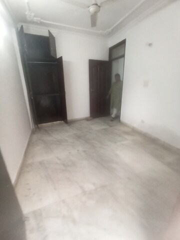 Furnished Amenities in 3 BHK Builder Floor at Malviya Nagar – for Rent