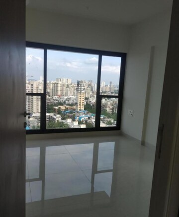 Room in 2 BHK Apartment at Kanakia Hollywood, Versova – for Rent