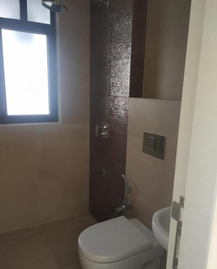 Bathroom, kanakia-hollywood 2 Bedroom 728 Sq.Ft. Apartment In Versova Mumbai 9009616