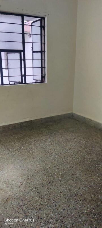 Room in 1 BHK Apartment at Nirmal Residency Kothrud, Kothrud – for Rent