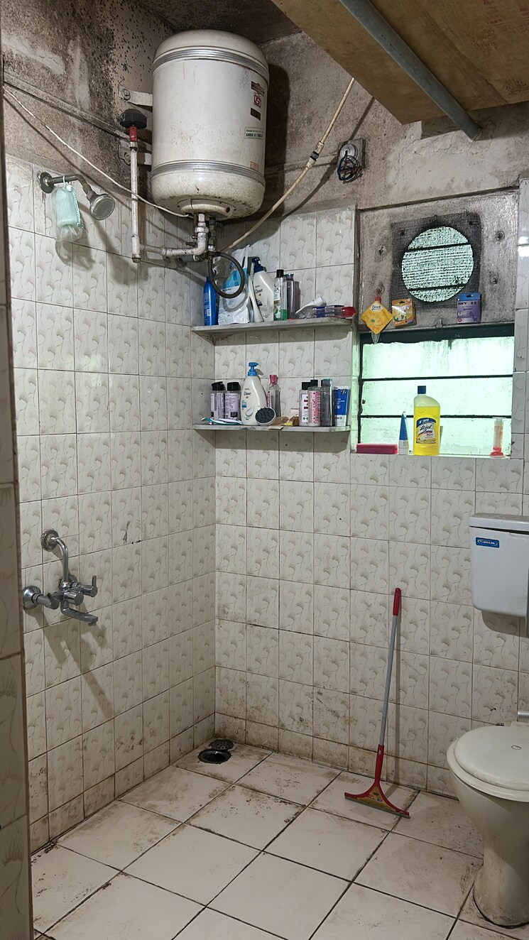 Bathroom, nirmal-residency-kothrud 1 Bedroom 600 Sq.Ft. Apartment In Kothrud Pune 9009645