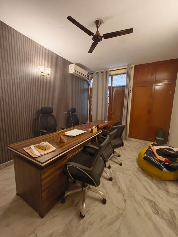 Bedroom, greater kailash i 3 Bedroom 1872 Sq.Ft. Builder Floor In Greater Kailash I Delhi 9009698