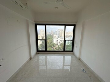 Room in 2 BHK Apartment at Kanakia Hollywood, Versova – for Rent