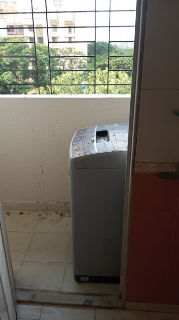 Furnished Amenities in 1 BHK Apartment at Vijay Garden, Ghodbunder Road – for Rent
